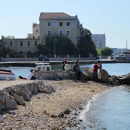 Сasa de vacaciones House With A Parking Space - 13883