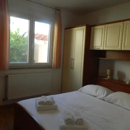 House With A Parking Space - 13883 Сasa de vacaciones