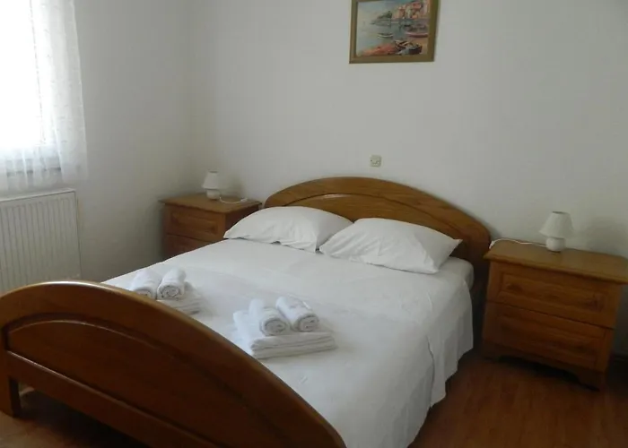 Ferienhaus House With A Parking Space - 13883 Zadar