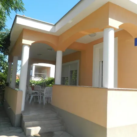 Дом отдыха House With A Parking Space - 13883 *