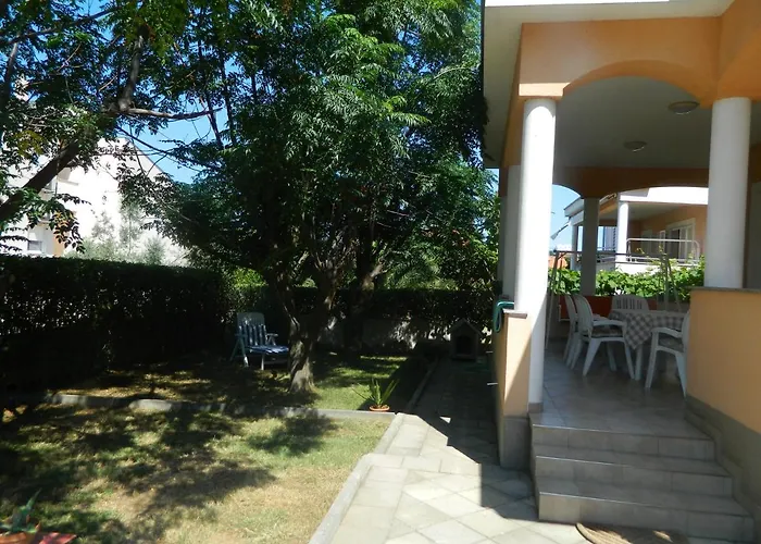 Дом отдыха House With A Parking Space - 13883 Задар